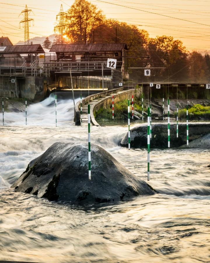 リュブリャナ Pearl Of Sava Wild Watersヴィラ エクステリア 写真